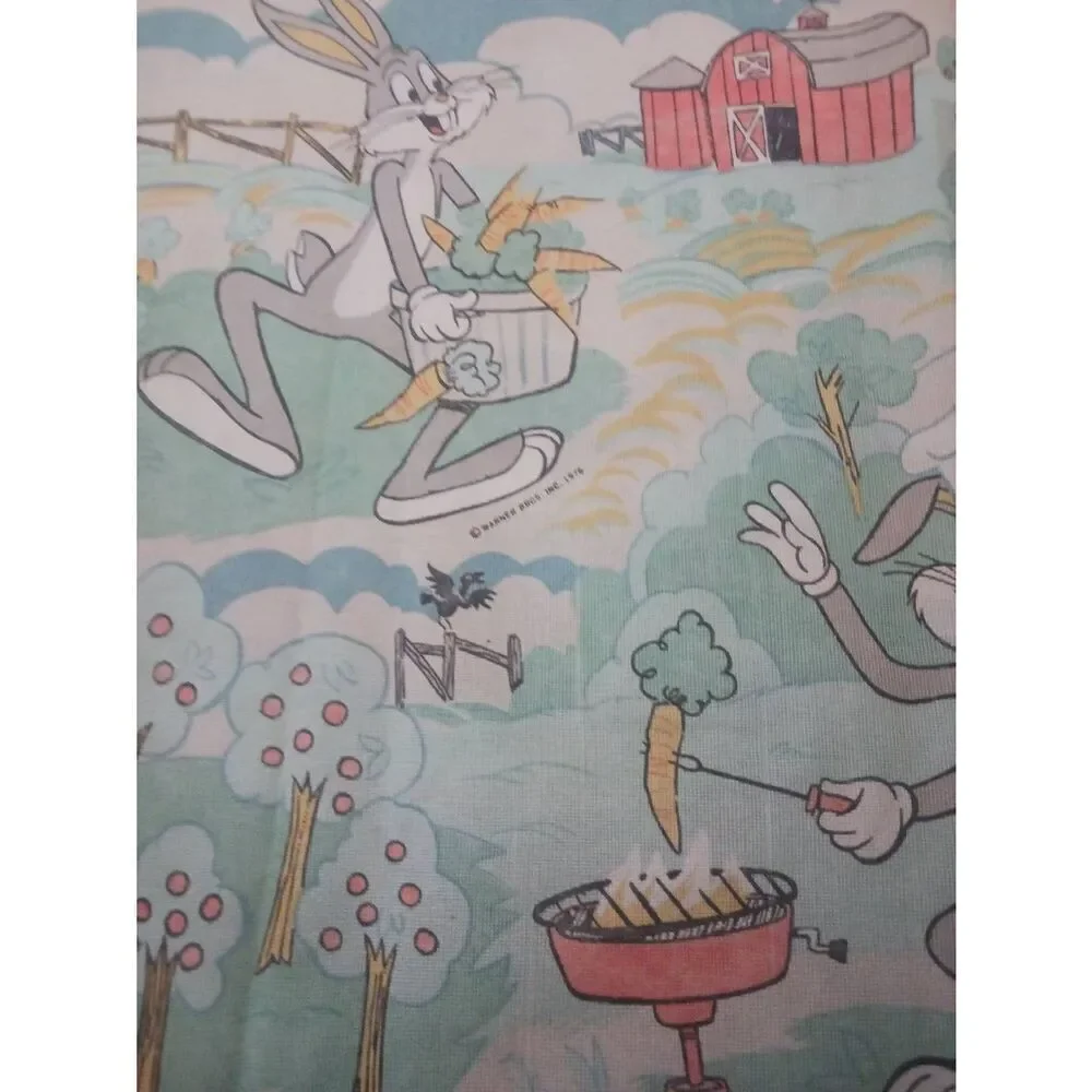Real authentic 1976 Warner Brothers bugs bunny curtains repeated pattern RARE 63
